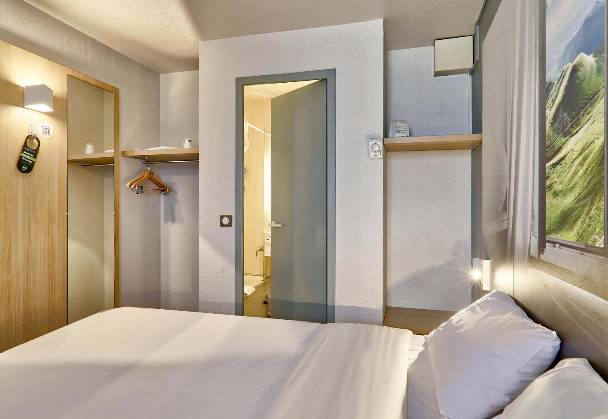 B&B Hotel Clermont-Ferrand Le Brezet Aeroport Экстерьер фото